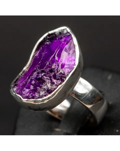 Anello con Ametista Grezza Naturale.