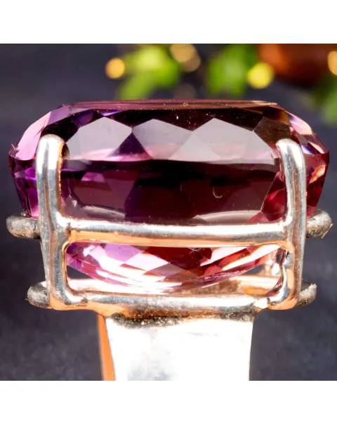 Anello con Gemma di Ametrino: Eleganza e Armonia in un Solo Gioiello.