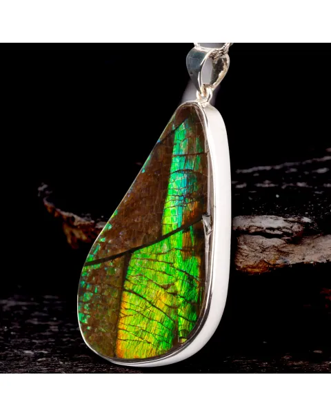 Gioiello Esclusivo in Argento con Ammolite.