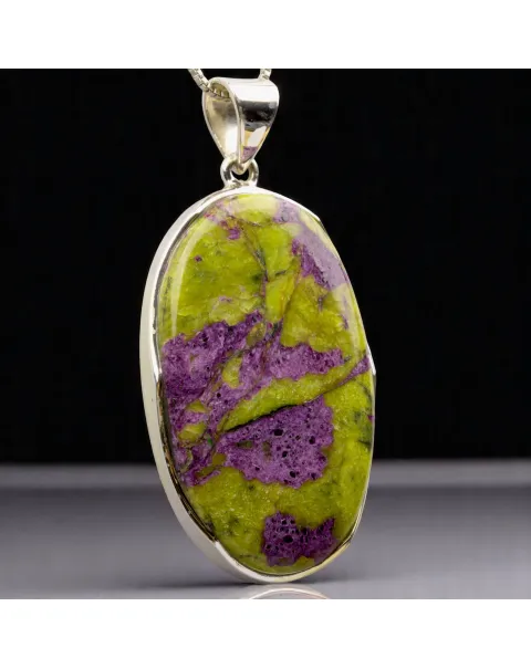 Ciondolo in argento con cabochon di Atlantisite..