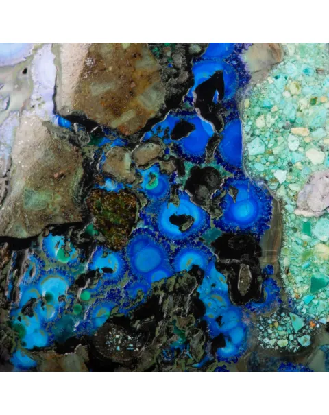 Ciondolo Triangolare con Azzurrite Iridescente.