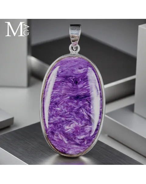 Ciondolo in Argento con Cabochon di Charoite.
