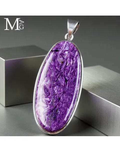 Ciondolo in Argento con Cabochon di Charoite Naturale