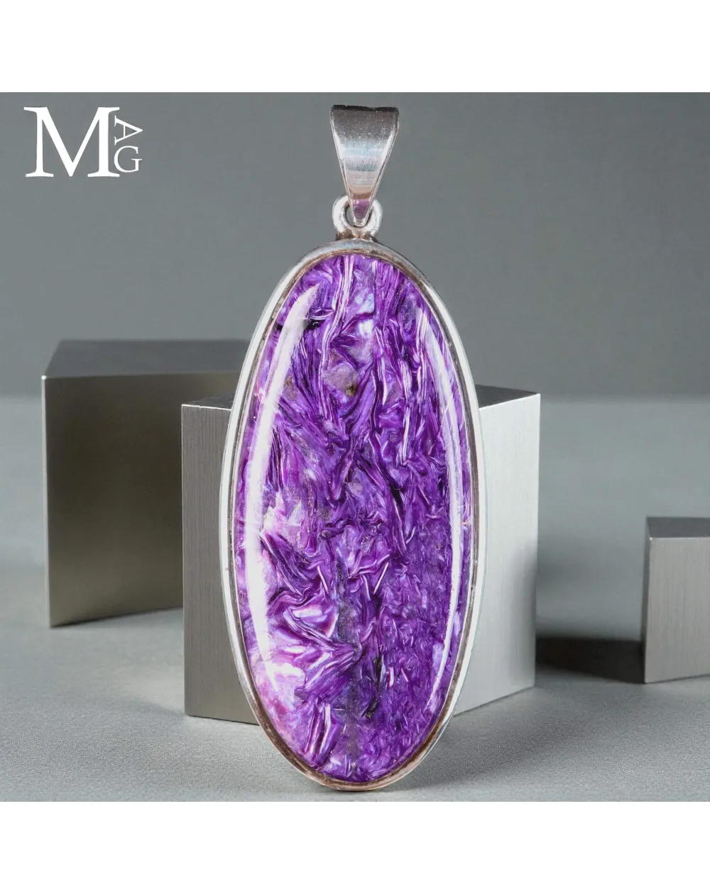 Ciondolo in Argento con Cabochon di Charoite Naturale