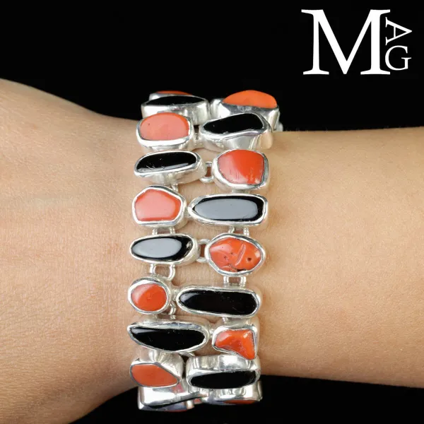 Bracciale Corallo e Tormalina – Geometrie Arcaiche.