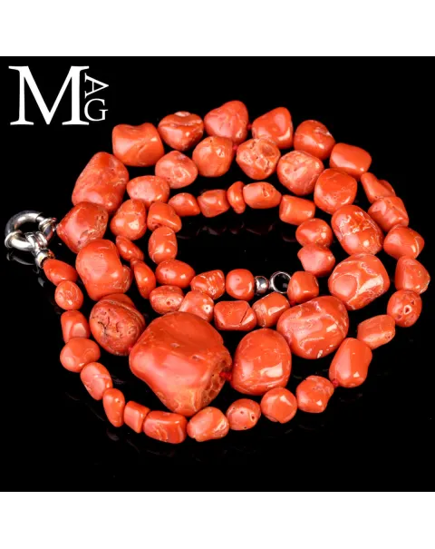 Corallo Rosso di Alghero: Una Collana dalla Bellezza Sarda