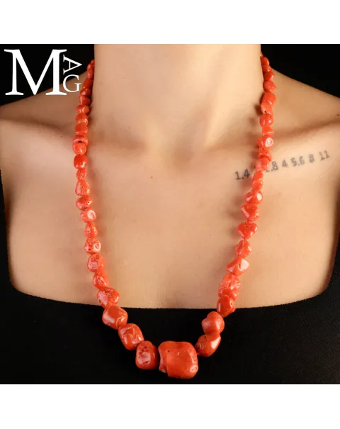 Corallo Rosso di Alghero: Una Collana dalla Bellezza Sarda