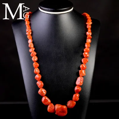 Corallo Rosso di Alghero: Una Collana dalla Bellezza Sarda