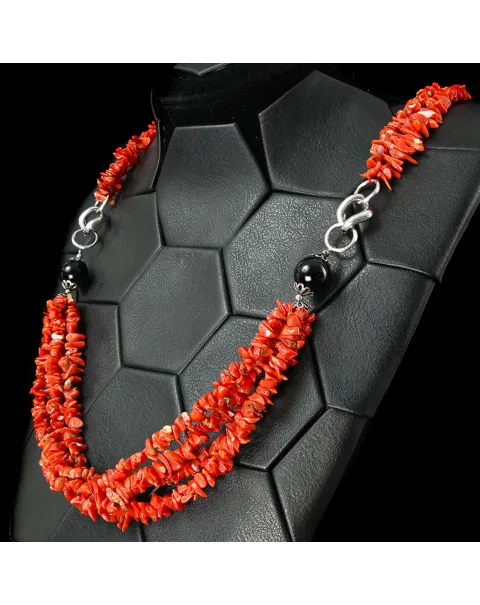 Collana in Corallo Rosso, Onice Nero e Argento.