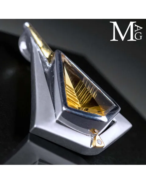 Esclusivo Gioiello in Argento e Oro con Quarzo Citrino Naturale e Diamantino.