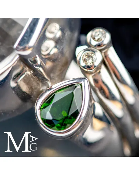 Anello in Argento con Quarzo Trasparente, Tsavorite e Diamantini.