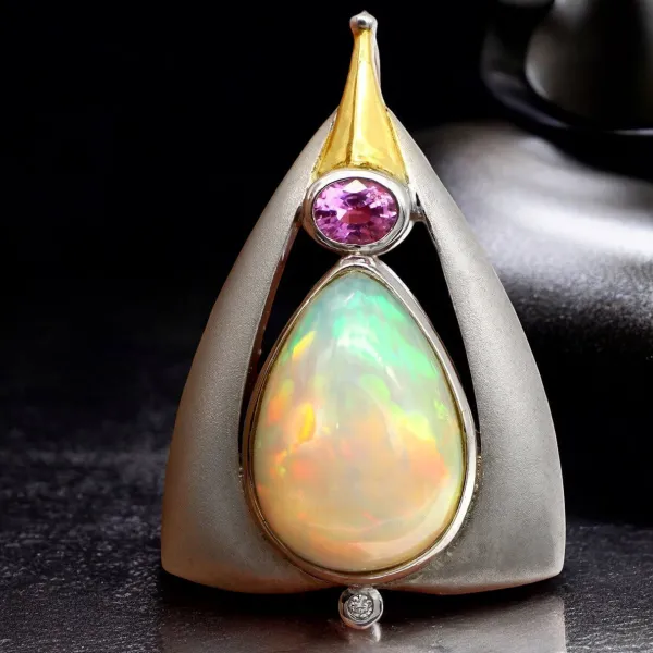 Gioiello in Argento e Oro: Opale Etiope, Zaffiro Rosa, Diamante.