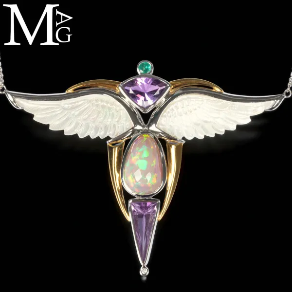 Collier con opale, ametista, smeraldo e diamante – ali in madreperla