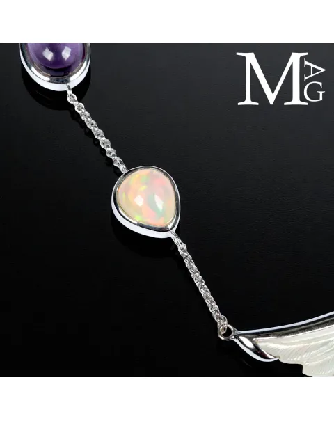 Collier con opale, ametista, smeraldo e diamante – ali in madreperla