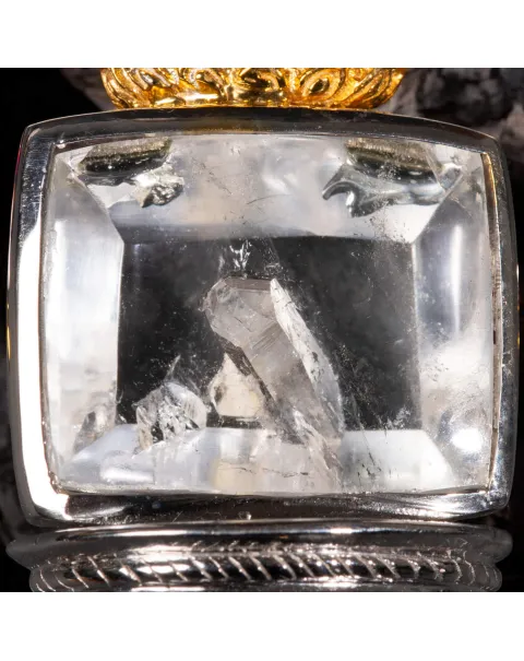 Amuleto Divino in Argento e Oro con Gemme Preziose e Icona del Buddha.