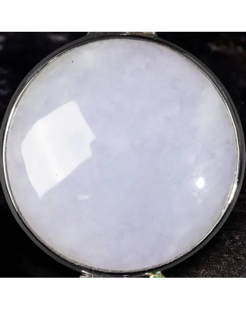 Eterna Armonia: Ciondolo in Giada Lavanda, Ametista e Smeraldo.