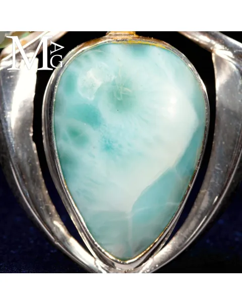 Gioiello in Argento con Buddha, Larimar, Opale, Paua Shell e Diamantino.