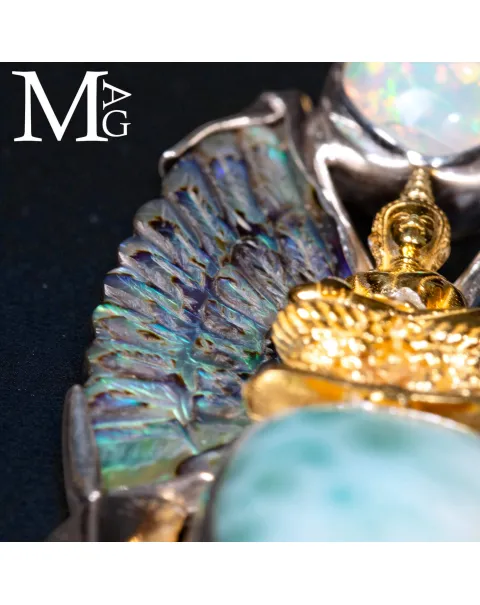 Gioiello in Argento con Buddha, Larimar, Opale, Paua Shell e Diamantino.