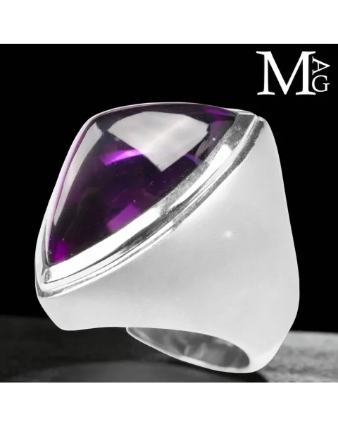 Elegante Anello in Argento con Ametista Boliviana.