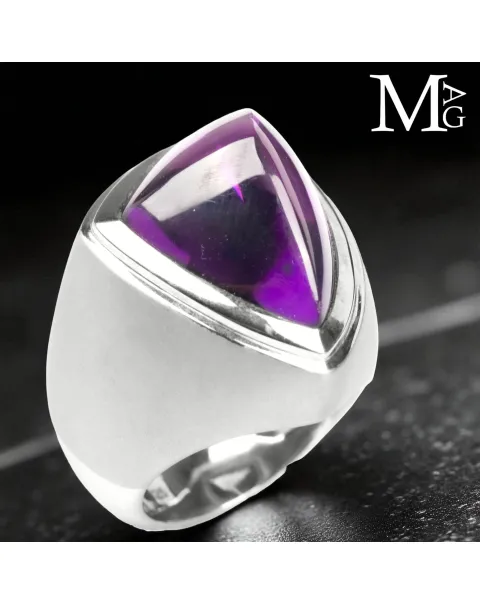 Elegante Anello in Argento con Ametista Boliviana.