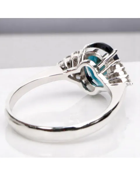 Anello in Oro Bianco con Tormalina Blu e Diamanti
