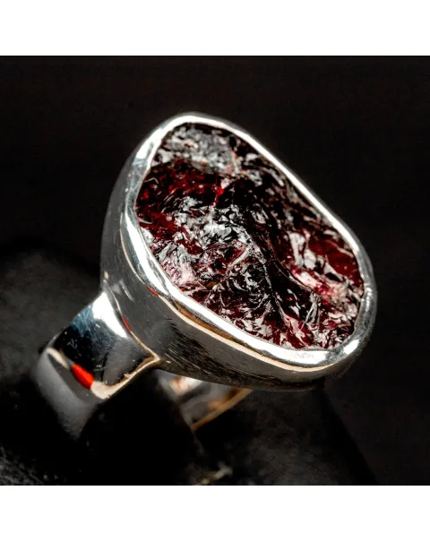 Anello con Granato.