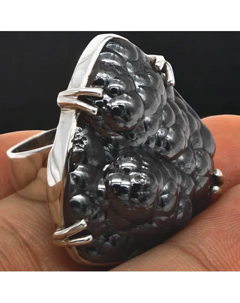 Anello in Argento con Ematite Botroidale.