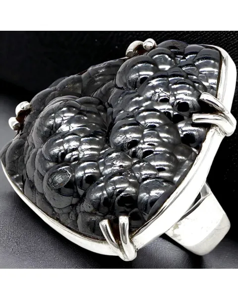 Anello in Argento con Ematite Botroidale.