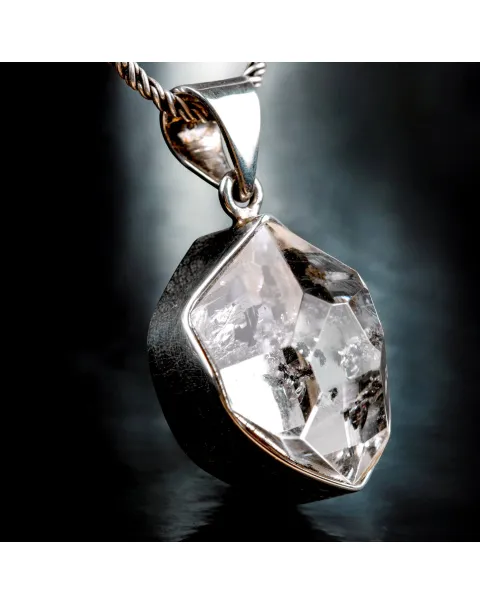 Ciondolo in Argento con Herkimer Diamond – Il Cristallo della Purezza.