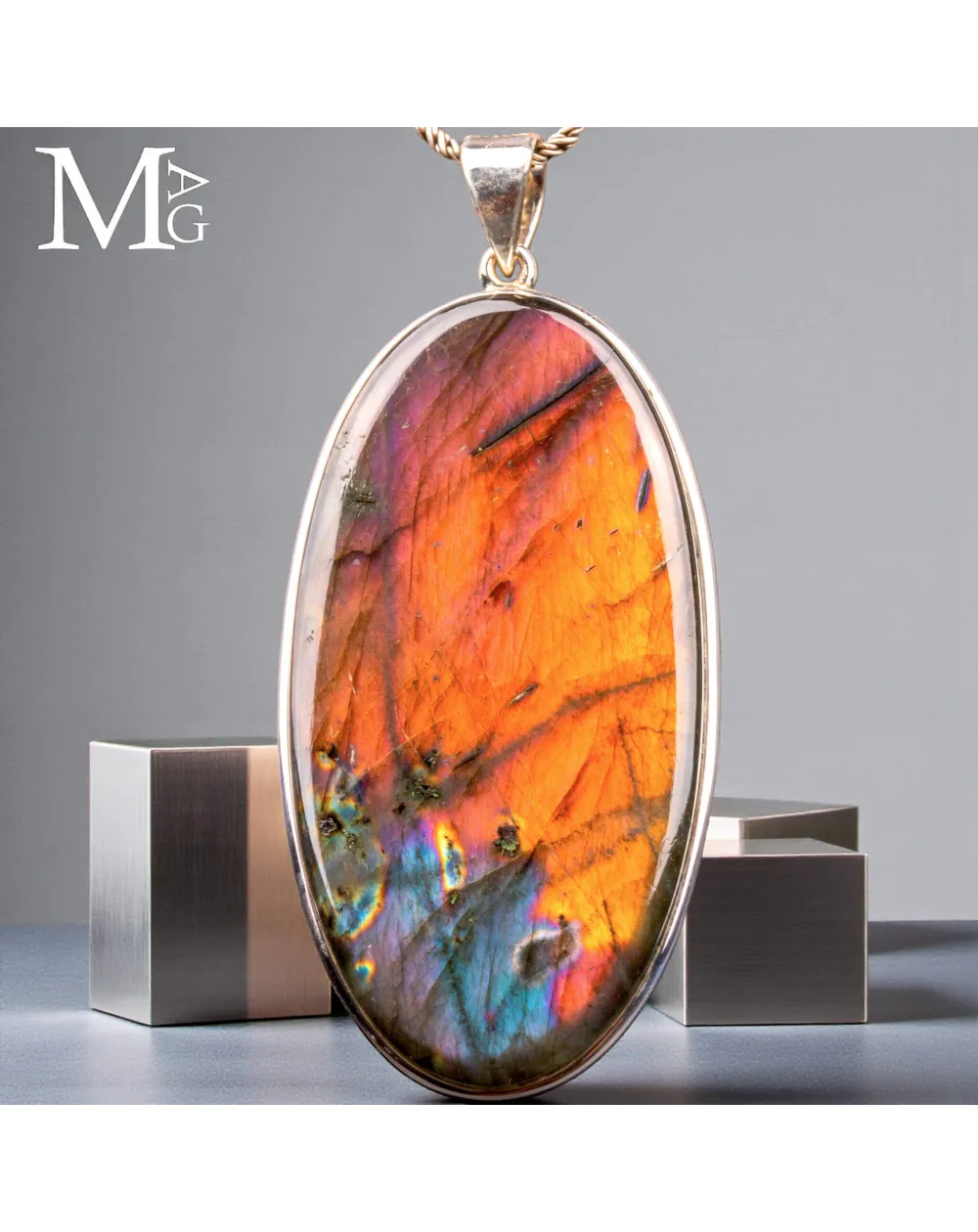 Ciondolo in Argento con Labradorite di Prima Scelta
