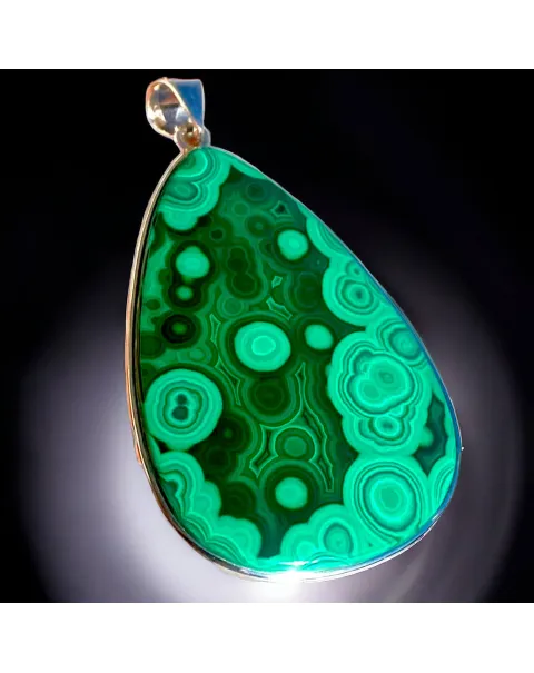 Pendente con grande cabochon in malachite Ocellata