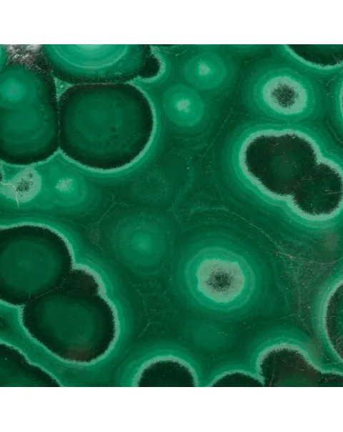 Ciondolo in Argento con Malachite Cabochon – Un Gioiello di Verde Naturale e Mistero.