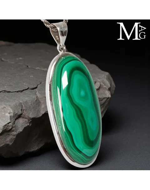 Ciondolo in Argento con Malachite ovale