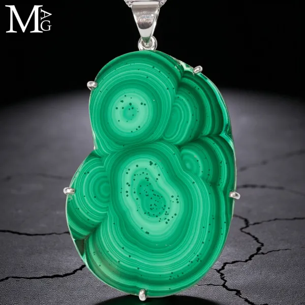 Ciondolo in argento con Malachite Naturale.