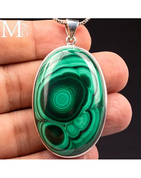 Ciondolo in Argento con Malachite Naturale.