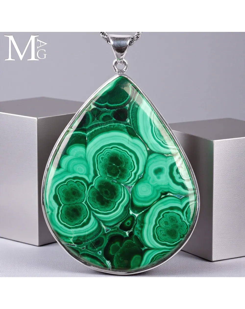 Ciondolo in Argento con Malachite del Congo.