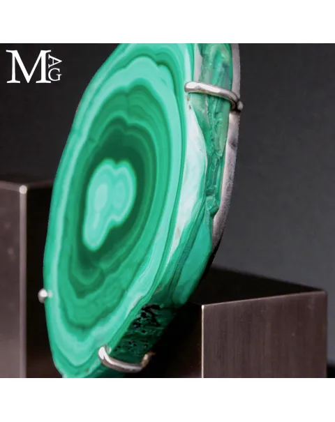 Ciondolo in Argento con fetta di Malachite Stalattitica.