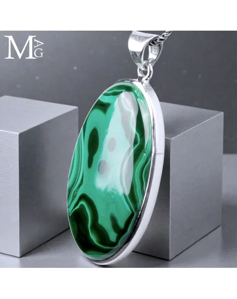Ciondolo in argento con cabochon di Malachite