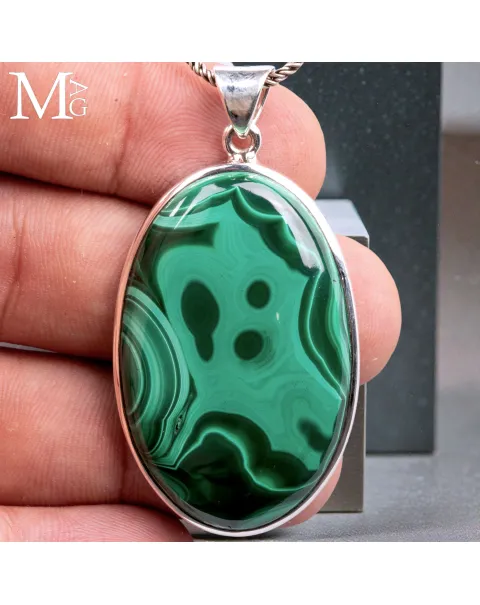 Ciondolo in argento con cabochon di Malachite