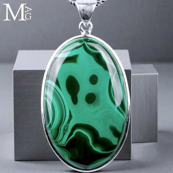 Ciondolo in argento con cabochon di Malachite