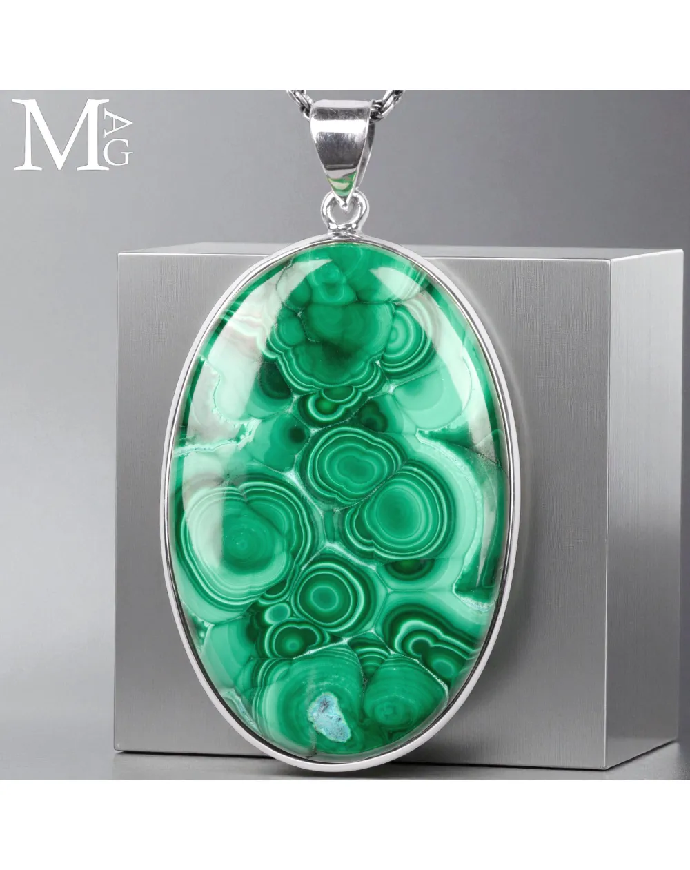 Ciondolo in Argento con Malachite Naturale – Grande Cabochon Ovale