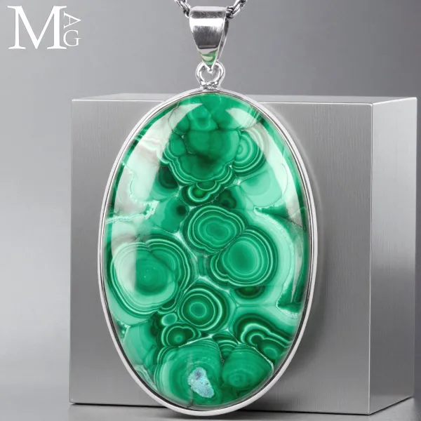 Ciondolo in Argento con Malachite Naturale – Grande Cabochon Ovale