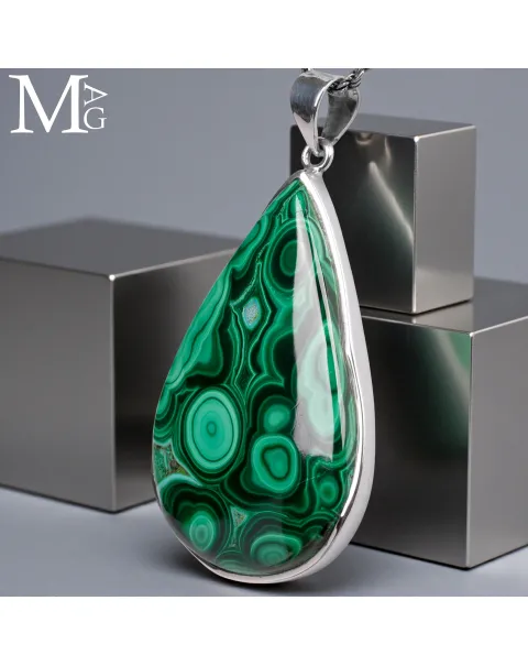 Ciondolo in Argento con Malachite Naturale – Cabochon a Goccia