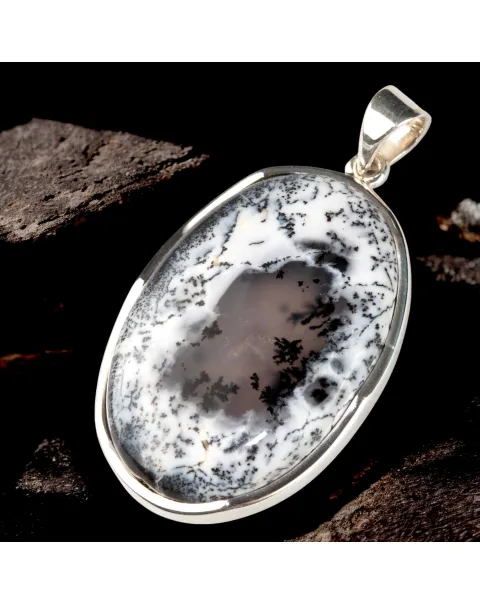 Gioiello con Cabochon di Merlinite: Magia e Saggezza del Mago Merlino.