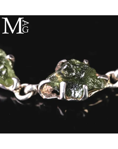 Bracciale in argento con Moldavite Naturale – Energia dallo Spazio