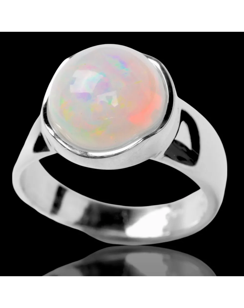 Anello in argento con opale etiope Welo.