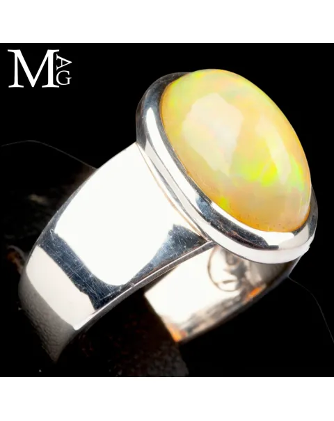 Anello con opale etiope di Welo