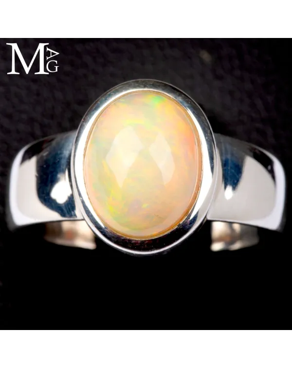Anello con opale etiope di Welo