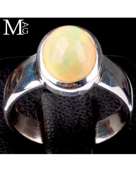 Anello con opale etiope di Welo