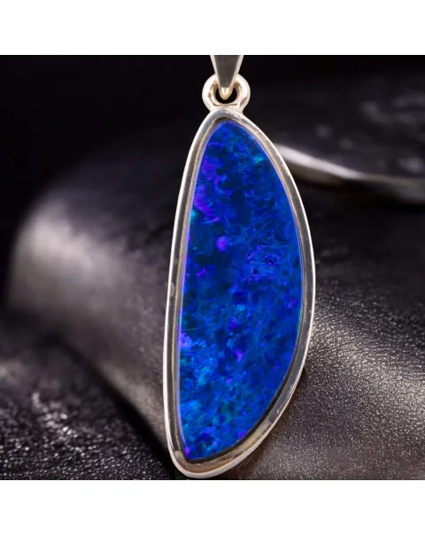 Ciondolo in Argento con Opale Boulder Australiano.